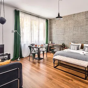 Of Liberty Apartment Paris